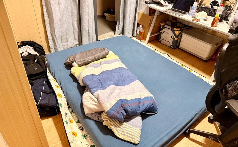 结束了，两个月的有室友的状态，重回独自生活；都是新过来的深漂一族，希望他们两个工作都顺利