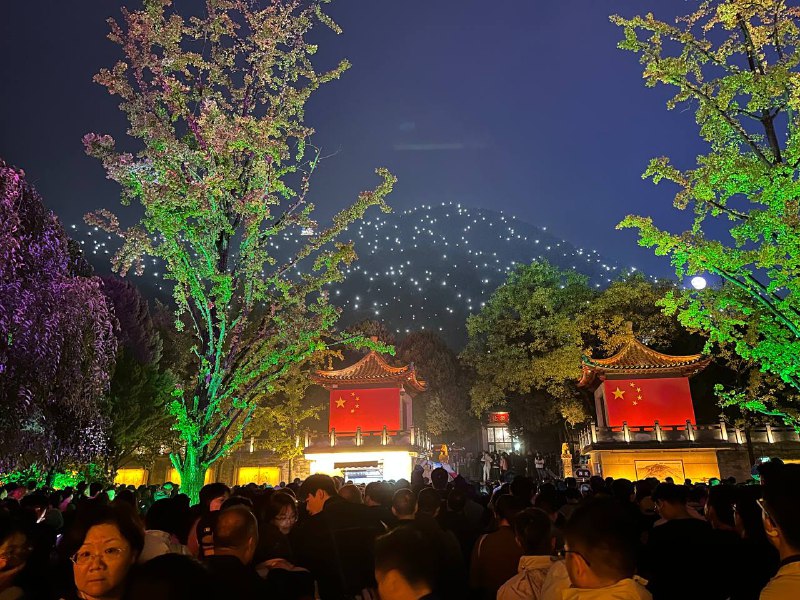 D4 兵马俑 长恨歌今天一早就过来这边了，今天晚上也是直接住在华清宫附近的酒店