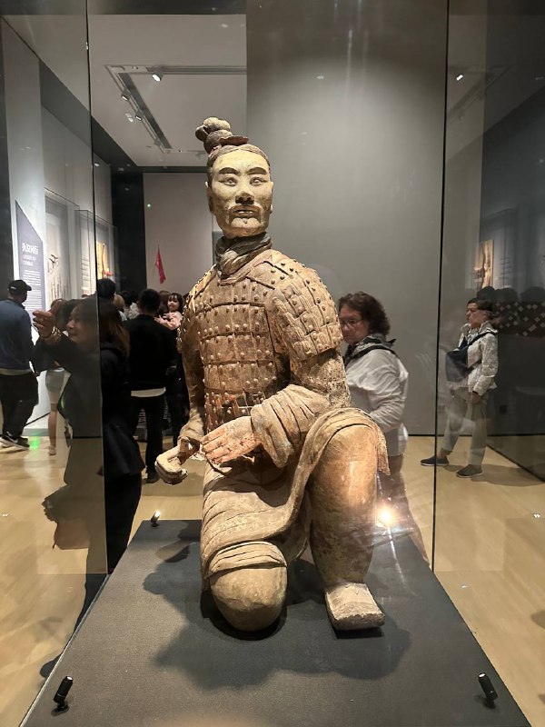 D4 兵马俑 长恨歌今天一早就过来这边了，今天晚上也是直接住在华清宫附近的酒店