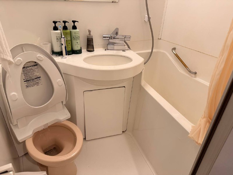 D0 飞到大阪该说是坐了一天的飞机，算是终于落地