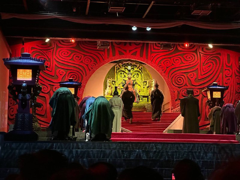 D4 兵马俑 长恨歌今天一早就过来这边了，今天晚上也是直接住在华清宫附近的酒店